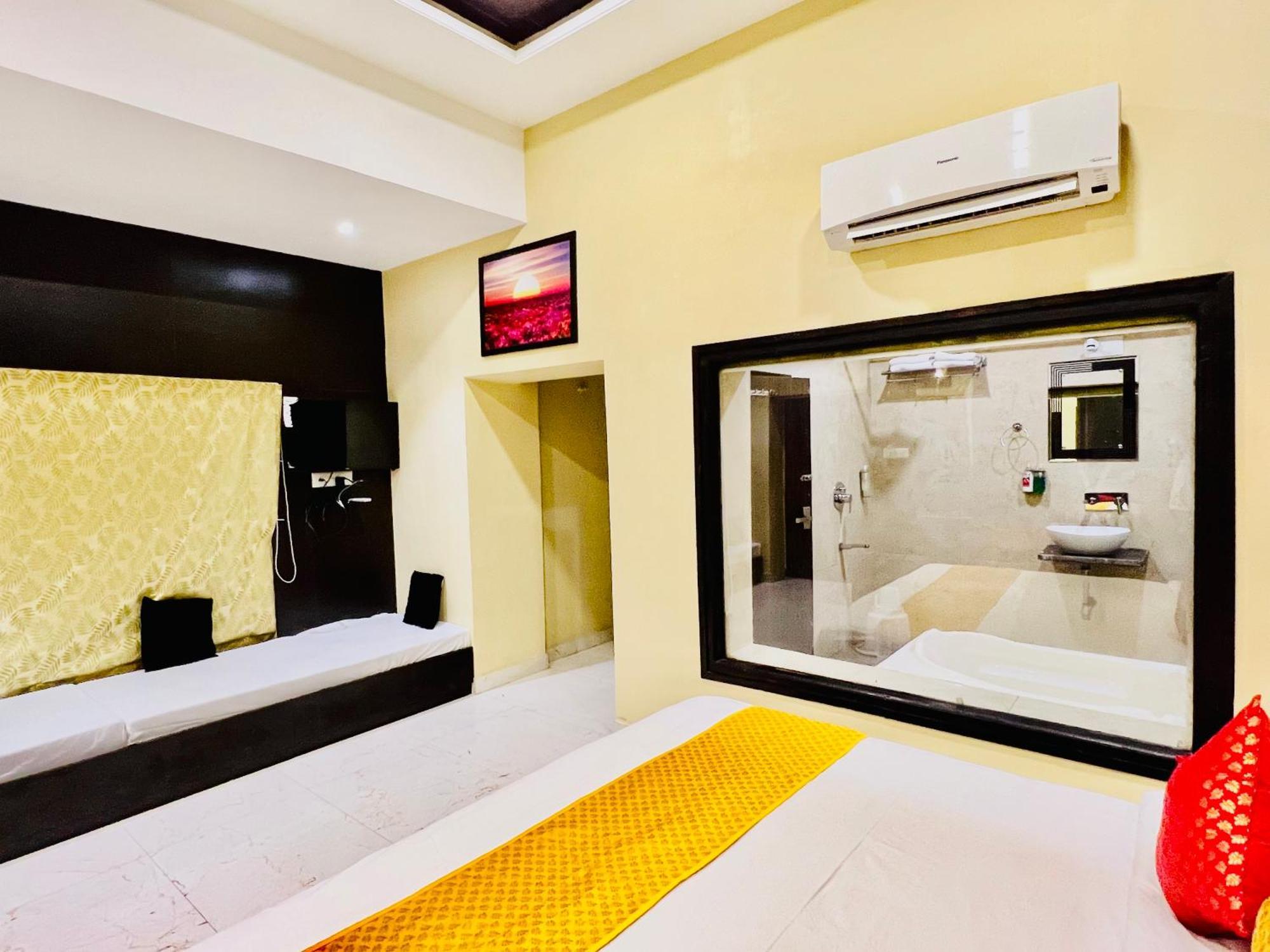 Hotel Grand Bhagwat, Udaipur Exterior photo