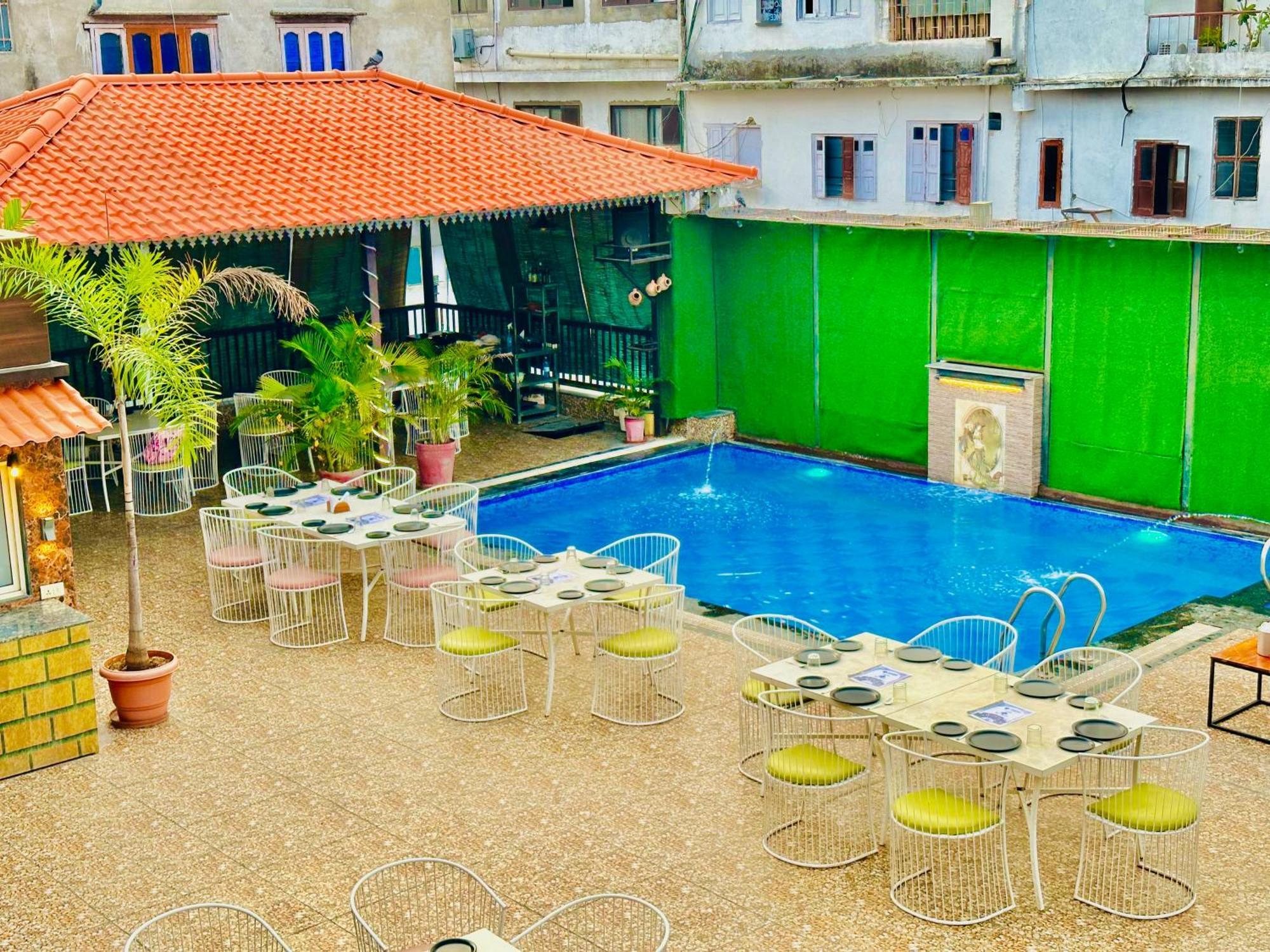 Hotel Grand Bhagwat, Udaipur Exterior photo