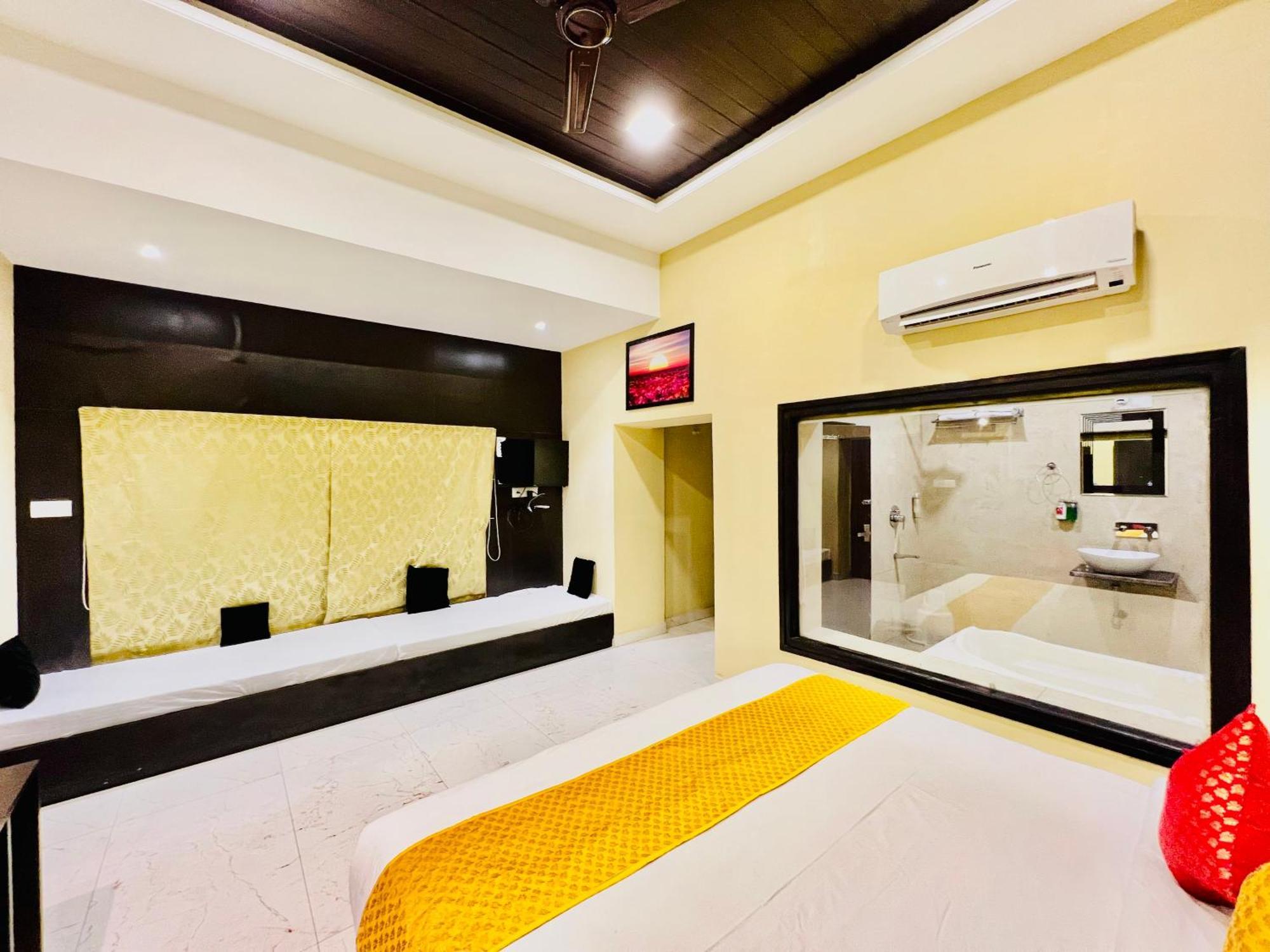 Hotel Grand Bhagwat, Udaipur Exterior photo