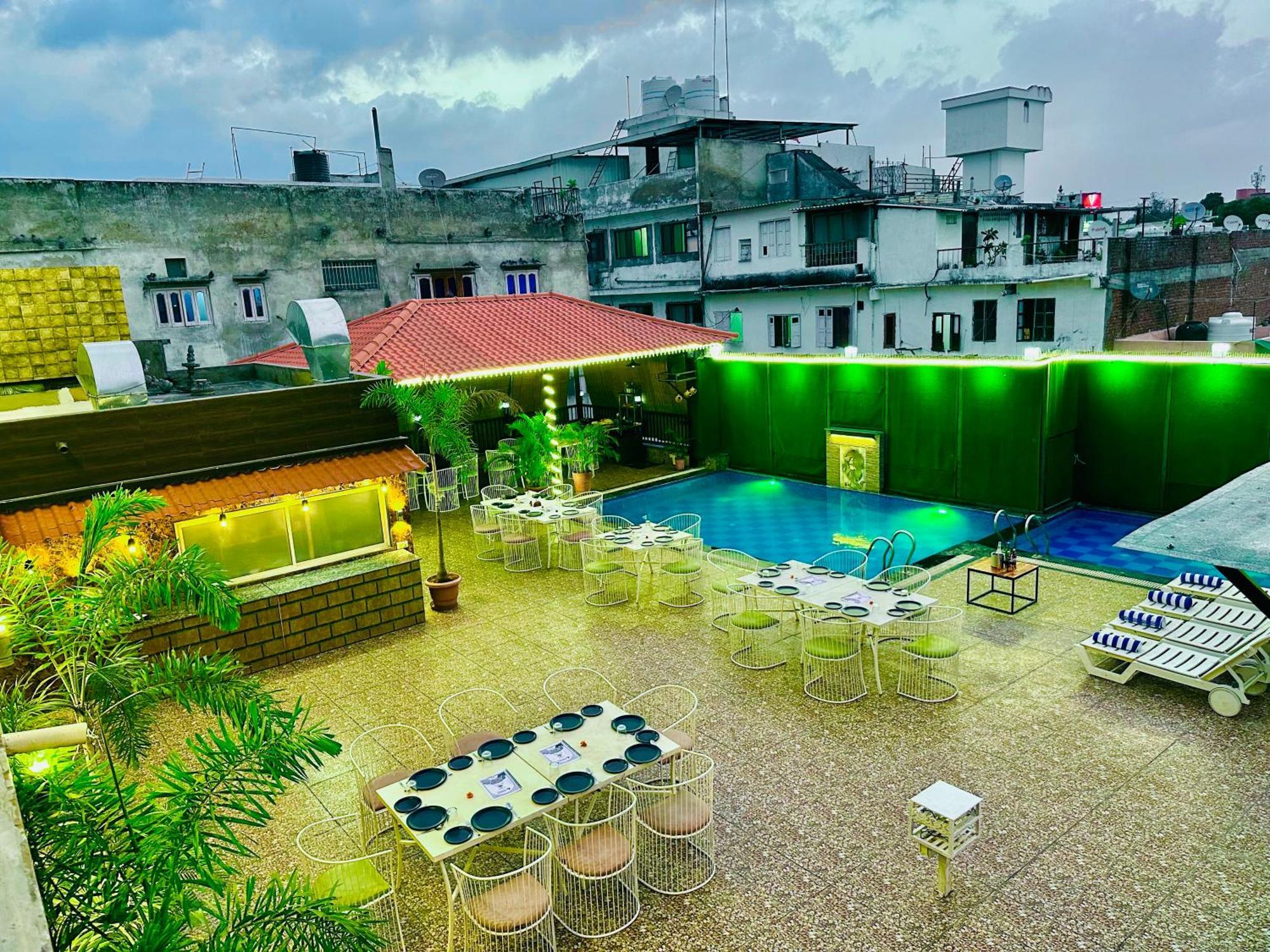 Hotel Grand Bhagwat, Udaipur Exterior photo