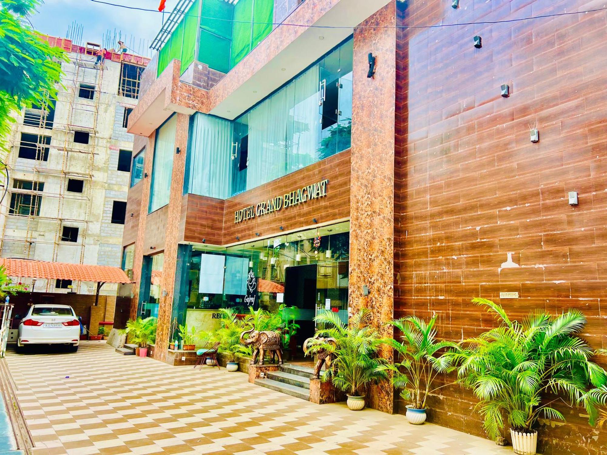 Hotel Grand Bhagwat, Udaipur Exterior photo