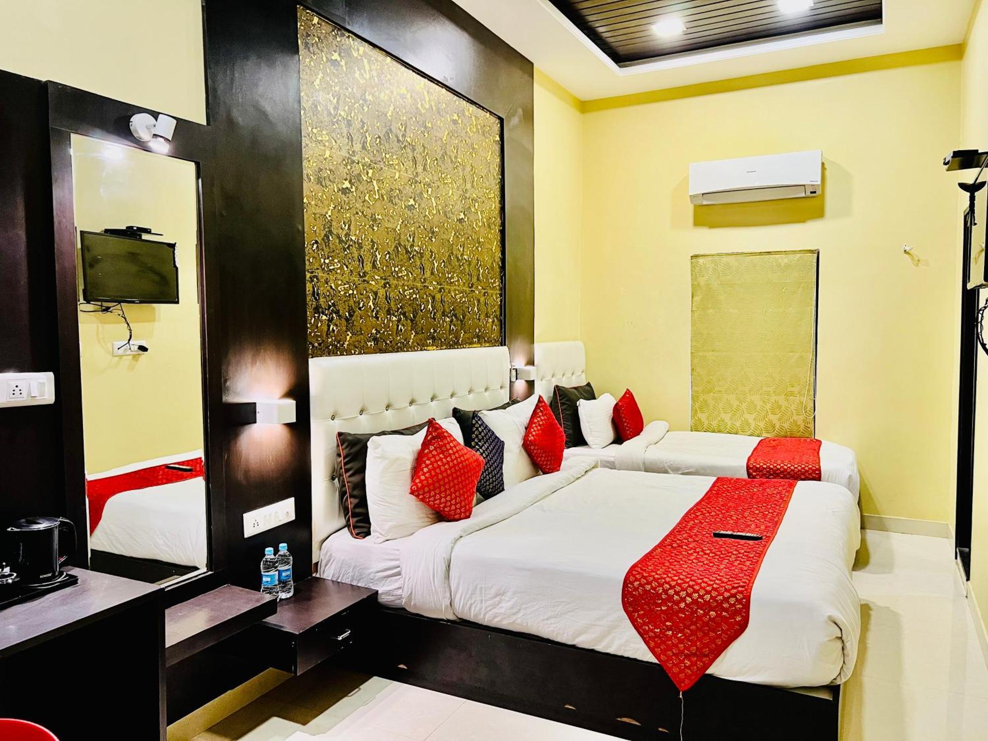 Hotel Grand Bhagwat, Udaipur Exterior photo