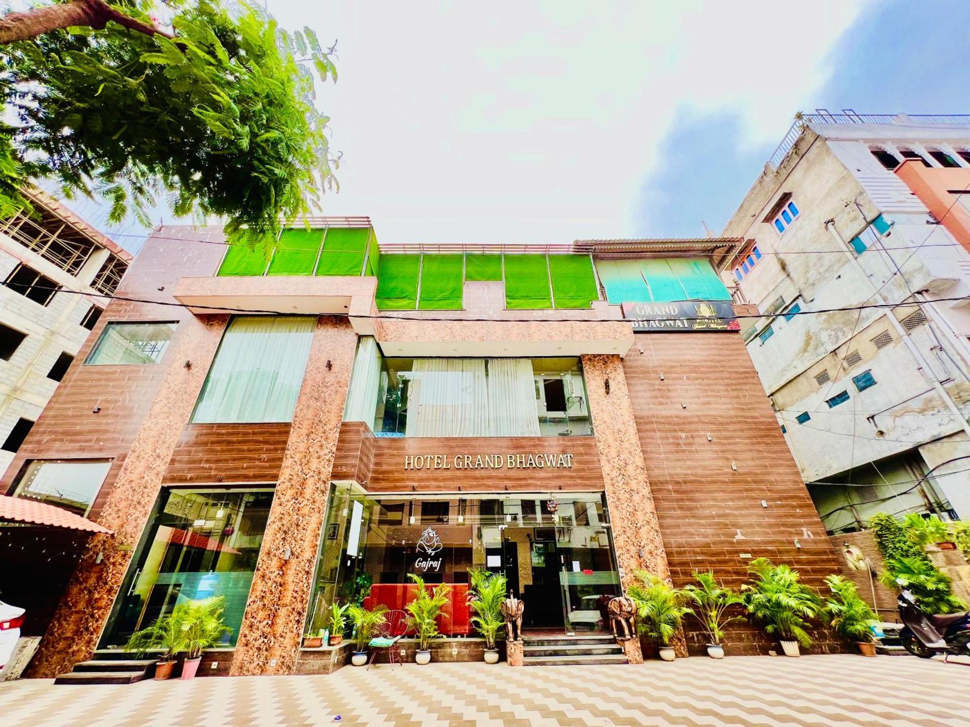 Hotel Grand Bhagwat, Udaipur Exterior photo