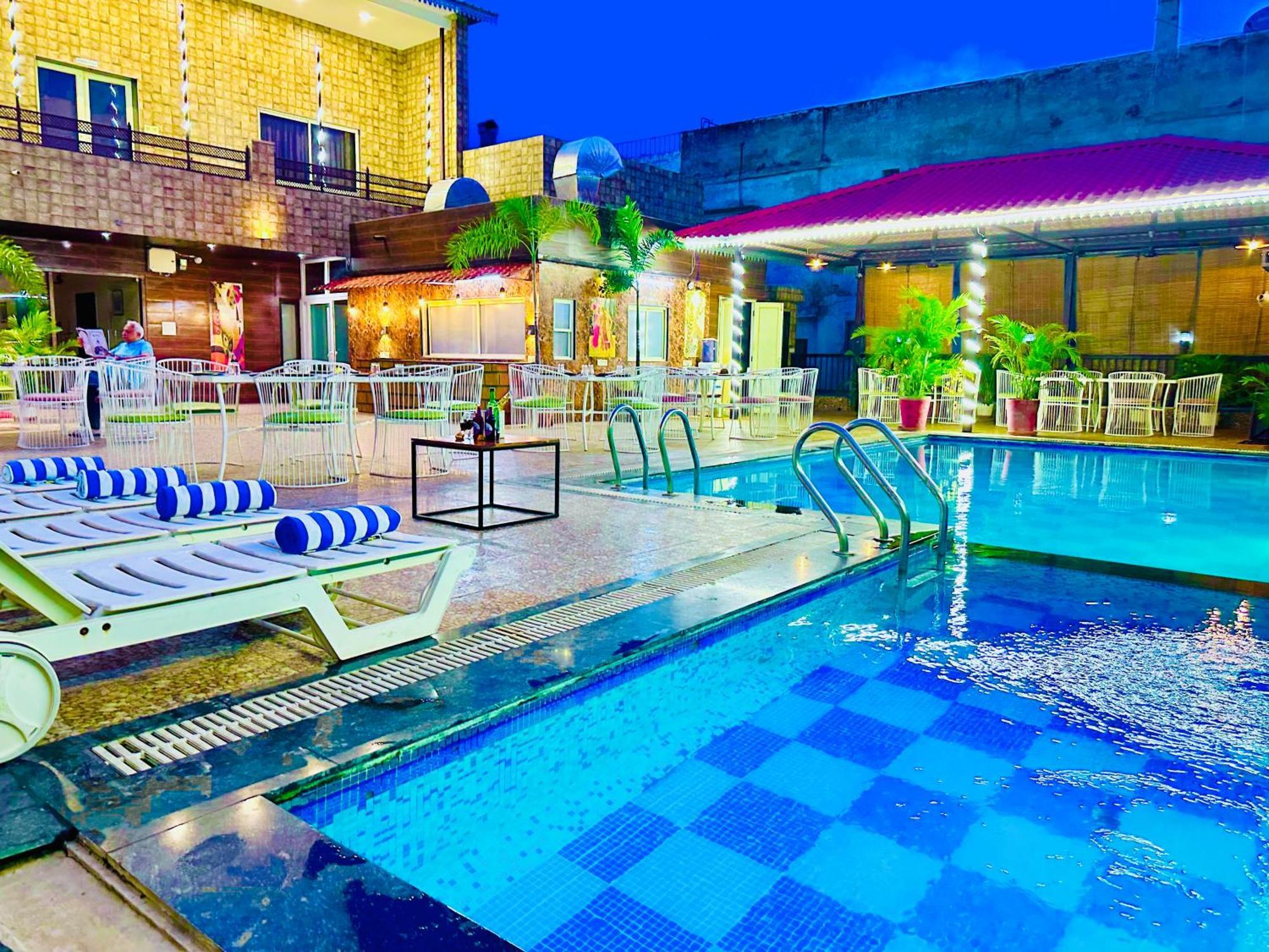 Hotel Grand Bhagwat, Udaipur Exterior photo